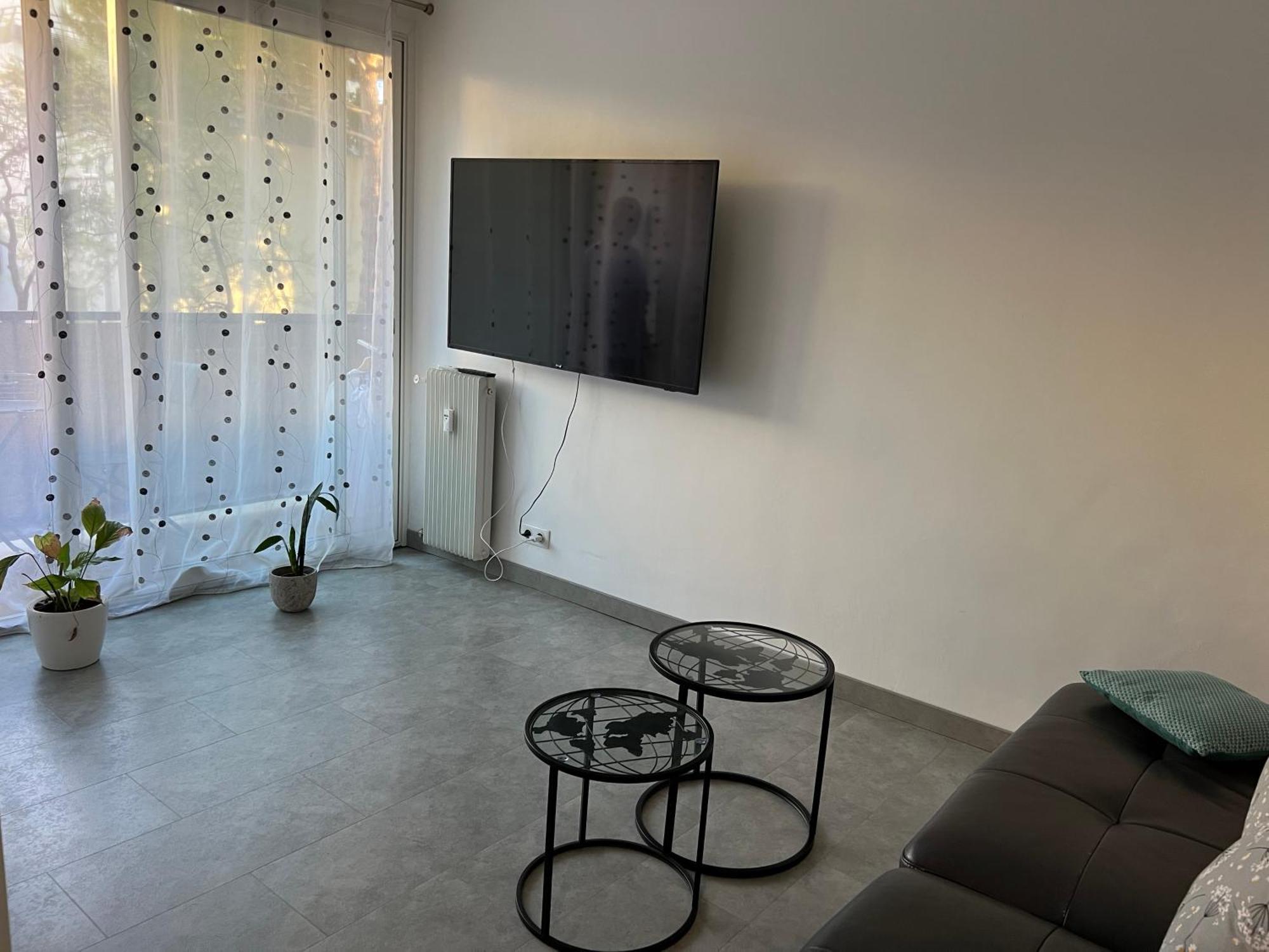 Chambre Avec Salle D'Eau Privee Dans Appartement Partage 200 M Du Tram Montpellier Exterior foto