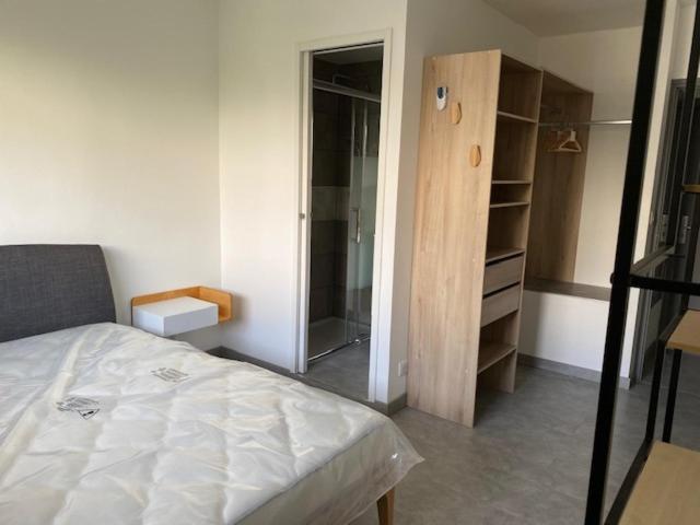 Chambre Avec Salle D'Eau Privee Dans Appartement Partage 200 M Du Tram Montpellier Zimmer foto